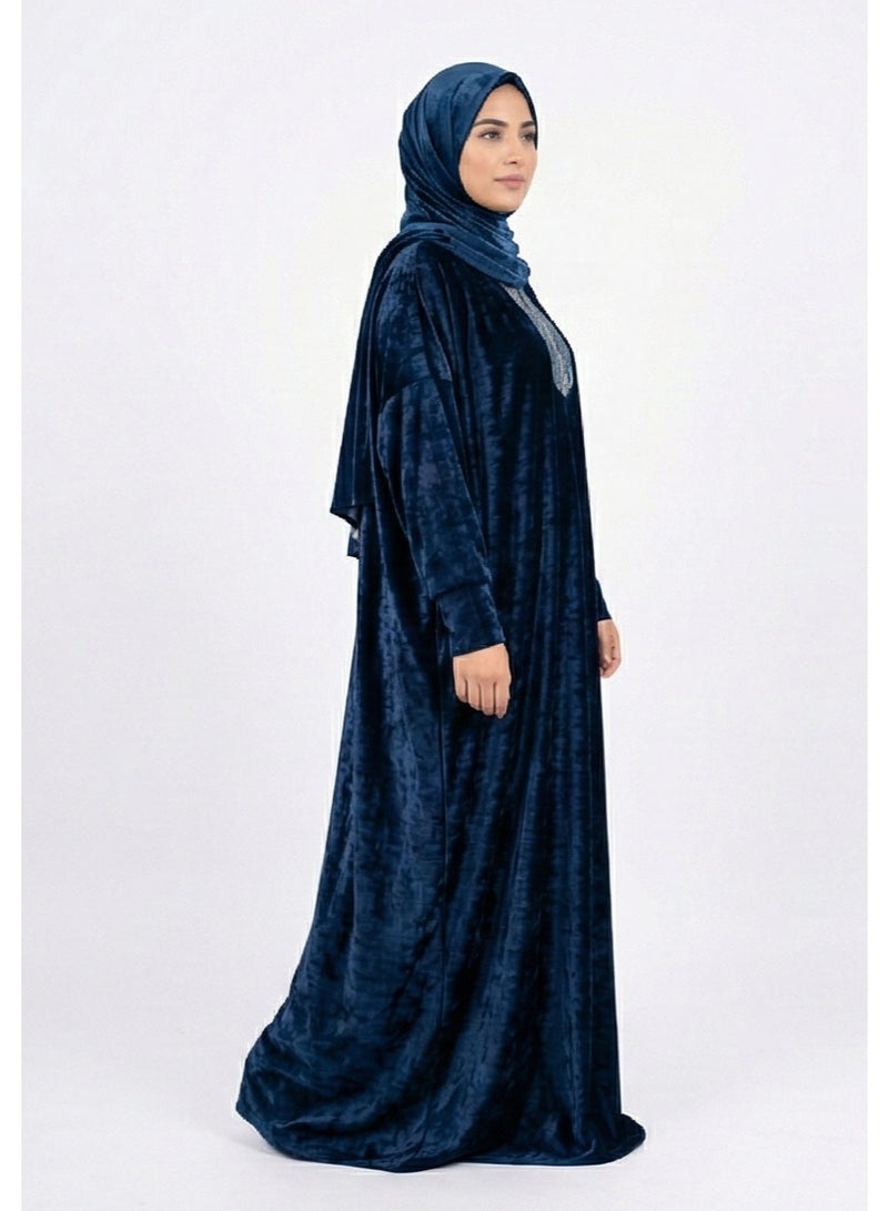 شرشف صلاة مخملي فاخر (جلابية) بسحاب ذهبي وصدرية مزخرفة أنيقة مع طرحة متصلة - لون كحلي ملكي - Image 2